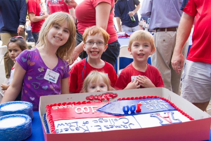 The next generation of Arizona Law graduates at Centennial Cake.