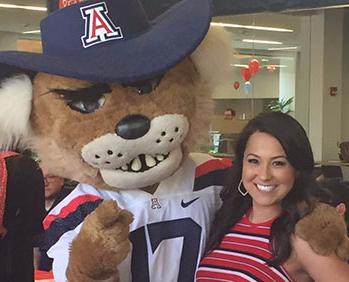 Rachel Dyckman with Wilbur mascot